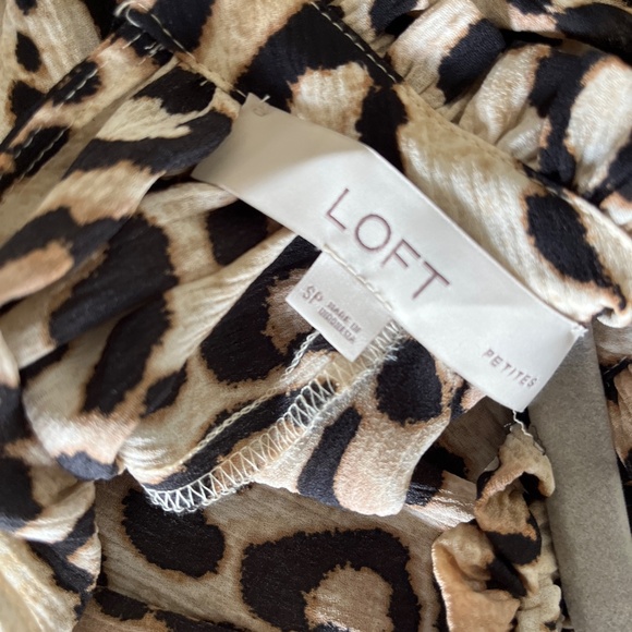 Loft Leopard print blouse SP - Picture 8 of 10